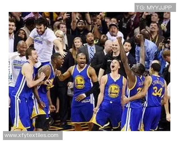 足球场上的欢乐时刻 球星搞笑集锦引爆笑点大盘点